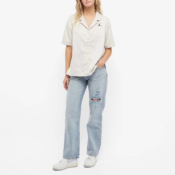 Air Jordan Women’s Short Sleeve Cream Heritage Button Down Top Size XL - Picture 2 of 9